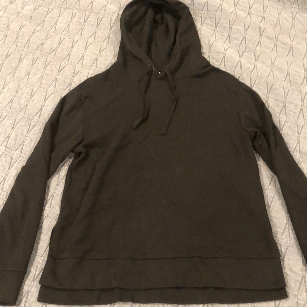 Black pullover sweatshirt. Light weight.